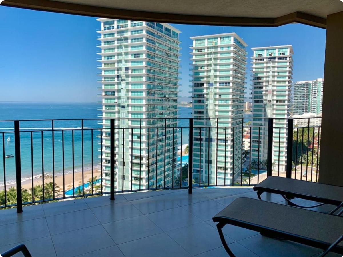 Apartamentos Grand Venetian Пуэрто-Вальярта Экстерьер фото