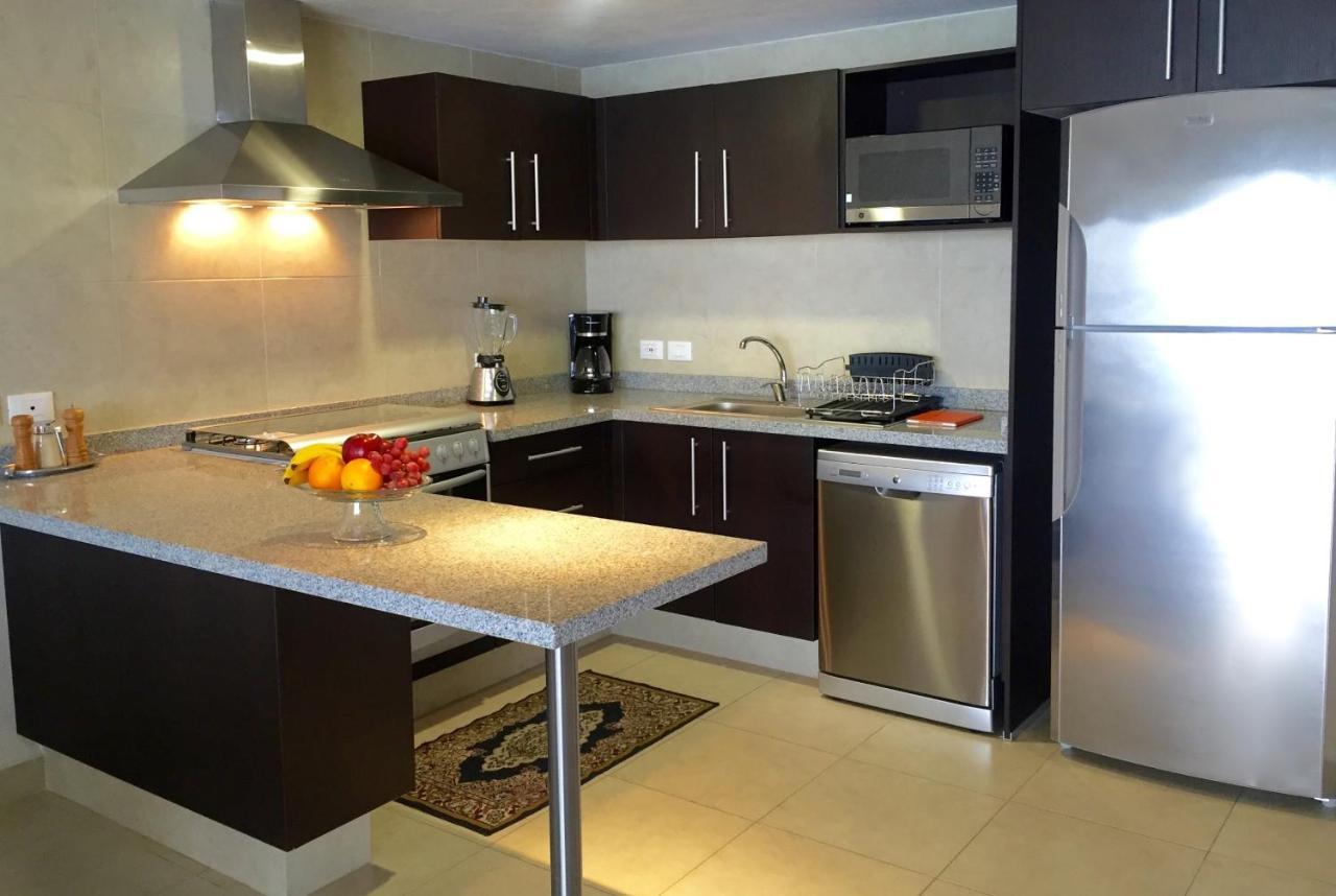 Apartamentos Grand Venetian Пуэрто-Вальярта Экстерьер фото