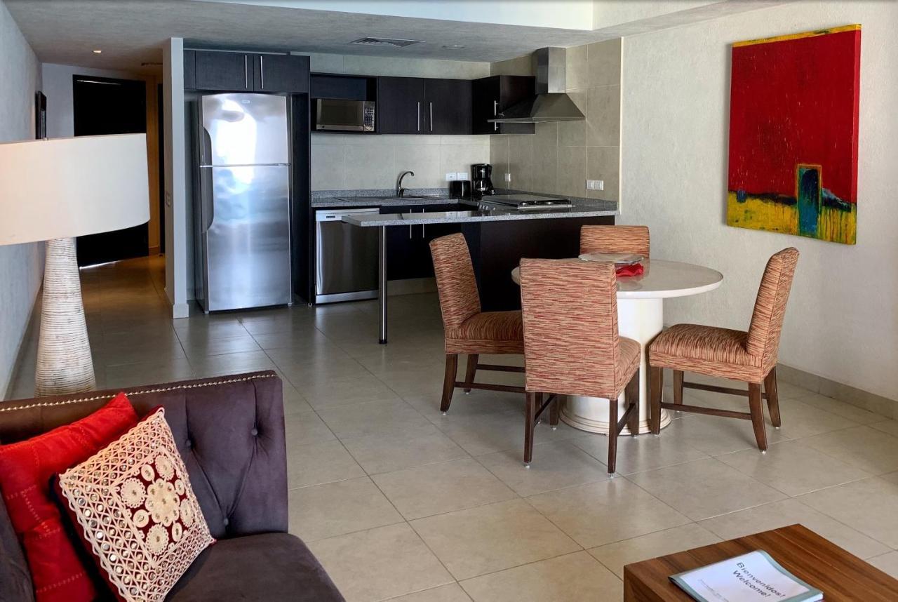 Apartamentos Grand Venetian Пуэрто-Вальярта Экстерьер фото